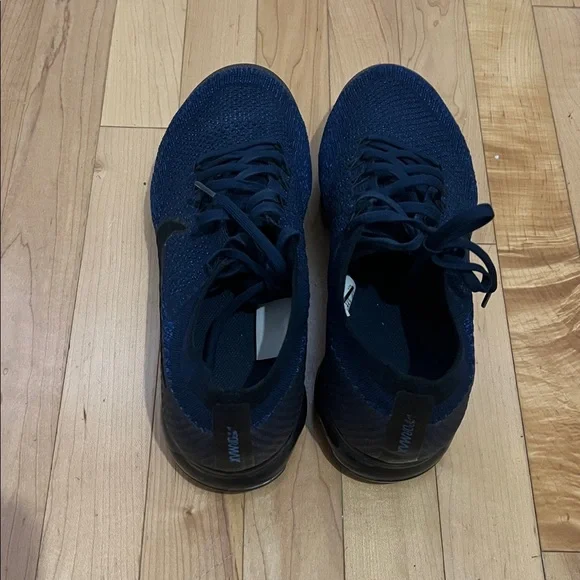 Pre-owned Men's Size 10.5 Navy NiKe Air VaporMax Sneakers. - Picture 3 of 8